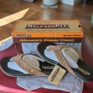 NEVER WORN Skechers Relaxed Fit Memory Foam Sandals